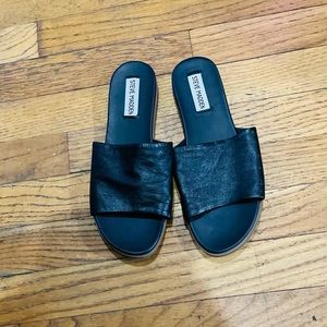 Steve Madden slides size 7.5